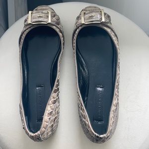 Burberry flats 38